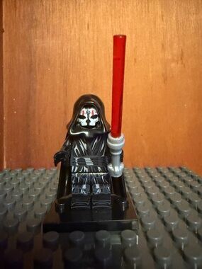Darth Revan Minifigure with Red Lightsaber
